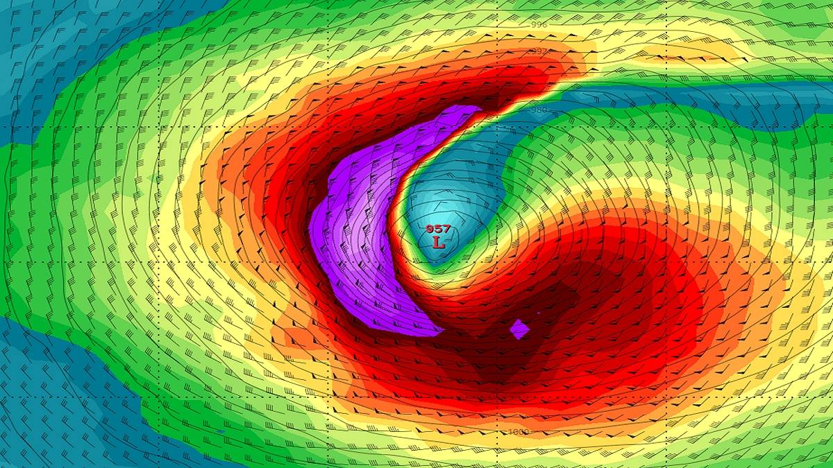 Huragan Erin na mapie wiatru. Fot. tropicaltidbits.com